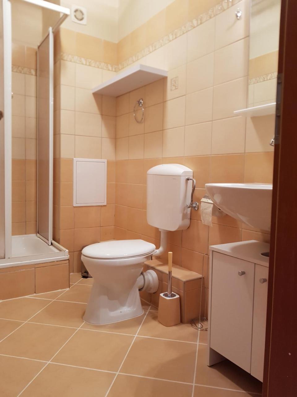 Lola Studio Apartman Hajduszoboszlo Luaran gambar