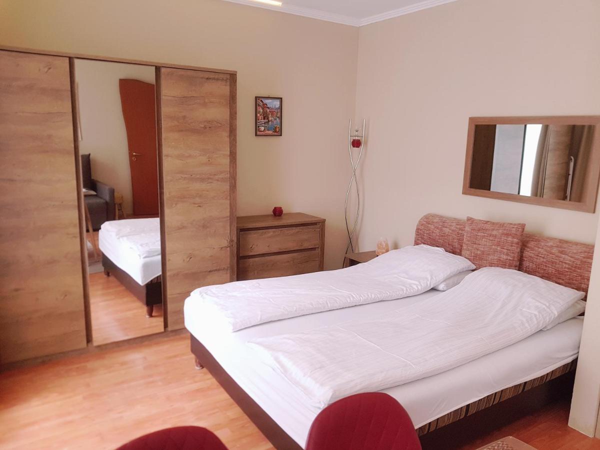 Lola Studio Apartman Hajduszoboszlo Luaran gambar
